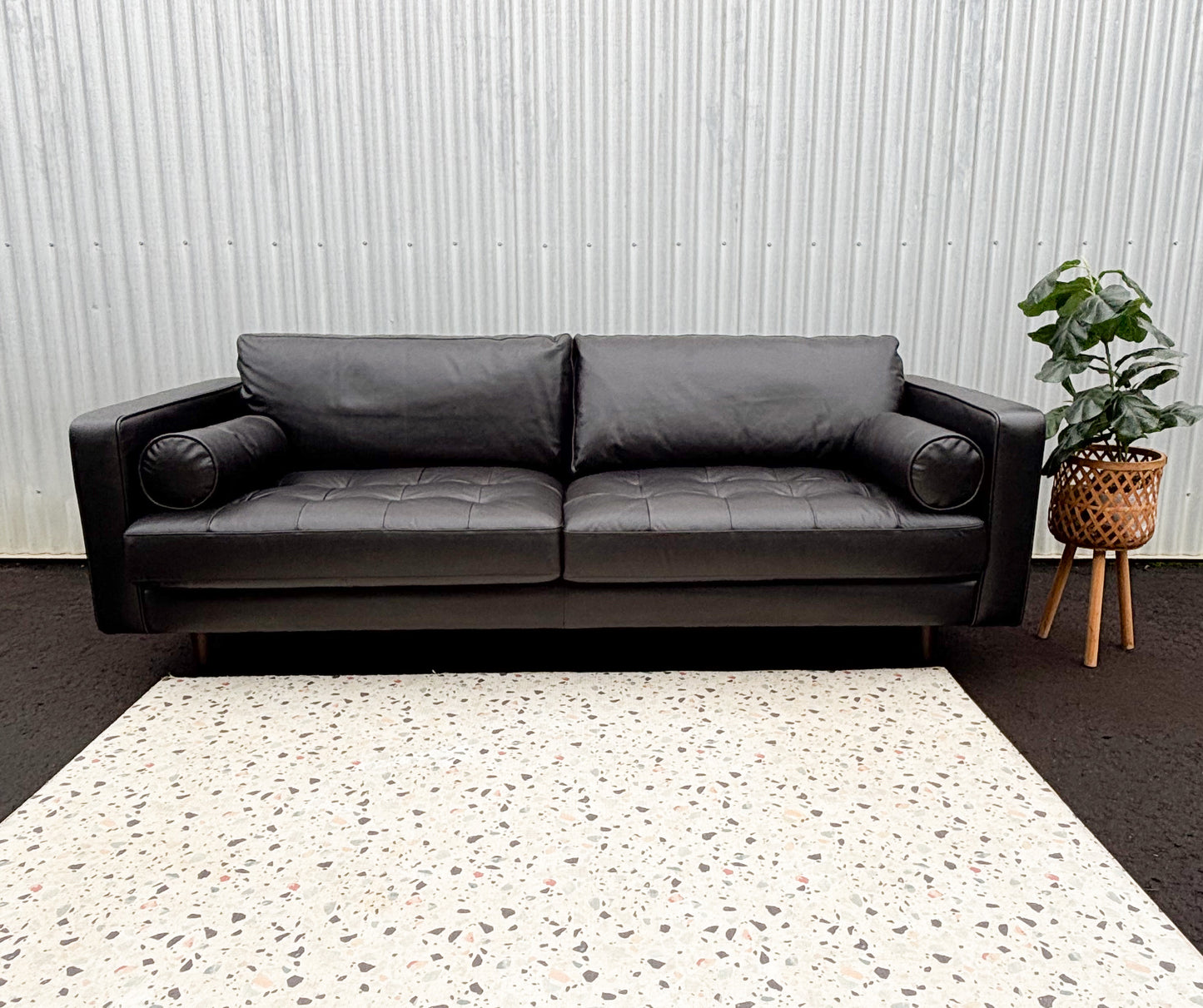 Jackson Black Leather 2.5 Seater Lounge