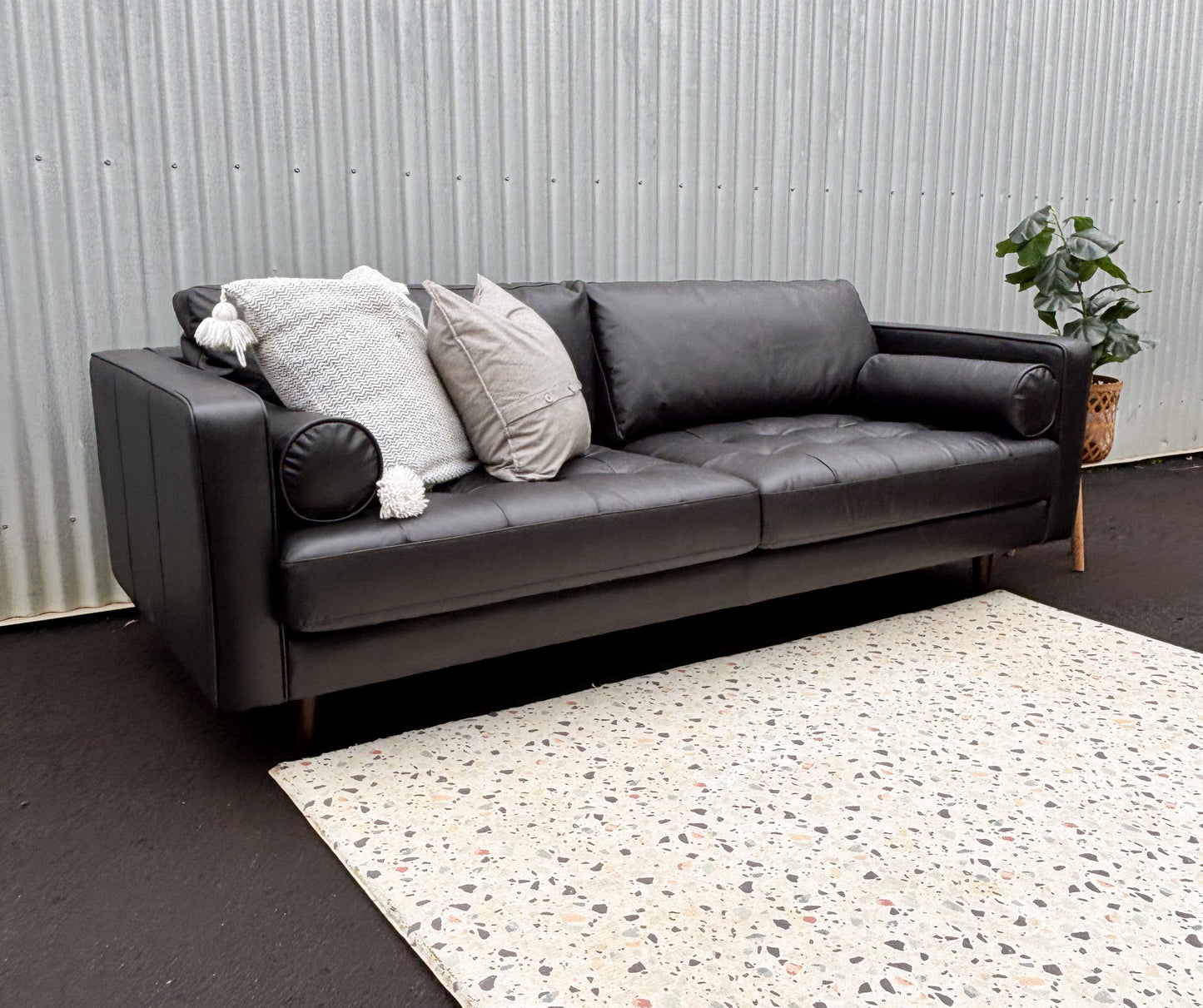 Jackson Black Leather 2.5 Seater Lounge